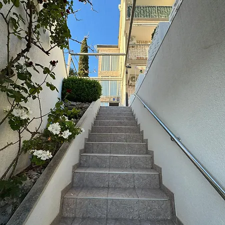 Simovic Guest house Baska Voda